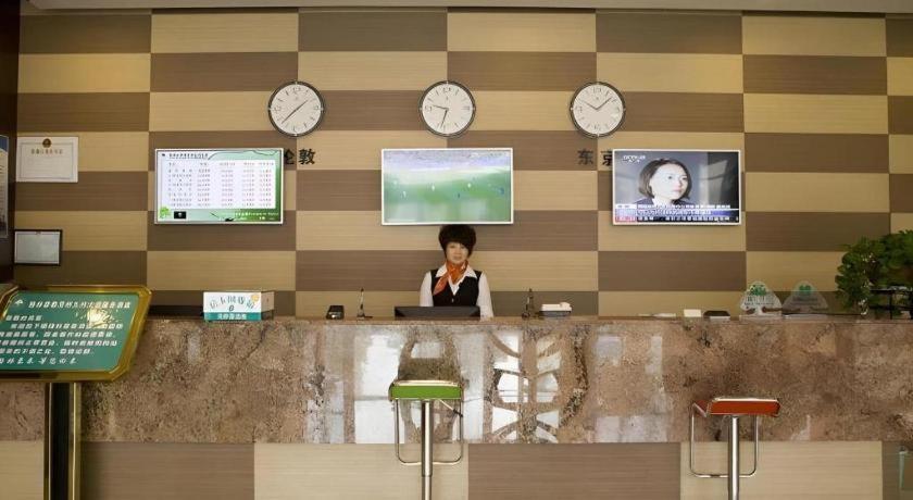 Greentree Inn Jining Yanzhou Jiuzhou Fangyuan Business Hotel Bagian luar foto