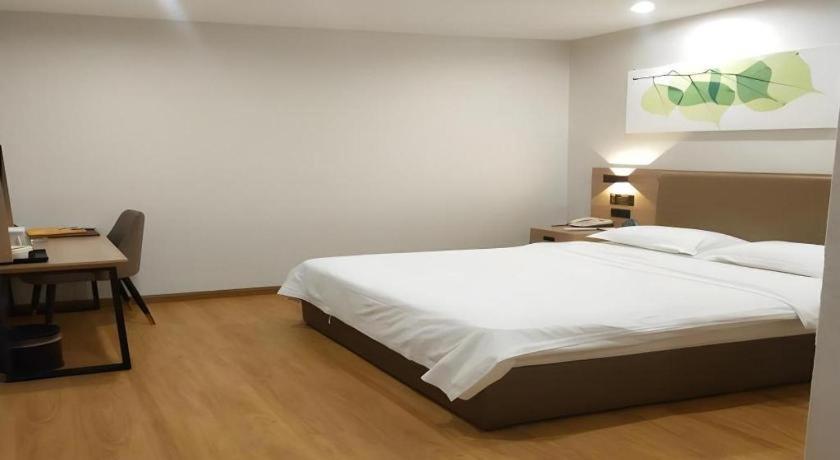 Greentree Inn Jining Yanzhou Jiuzhou Fangyuan Business Hotel Bagian luar foto
