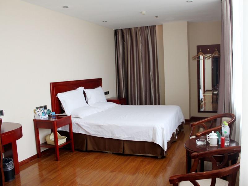Greentree Inn Jining Yanzhou Jiuzhou Fangyuan Business Hotel Bagian luar foto